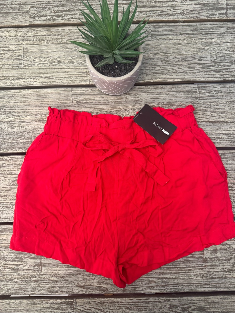 NWT Women's Fashion Nova Rosie Paperbag Tie-Waist Shorts, Red, Sz Large